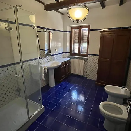 Charming Retreat In Tuscany בית נופש Poggioni